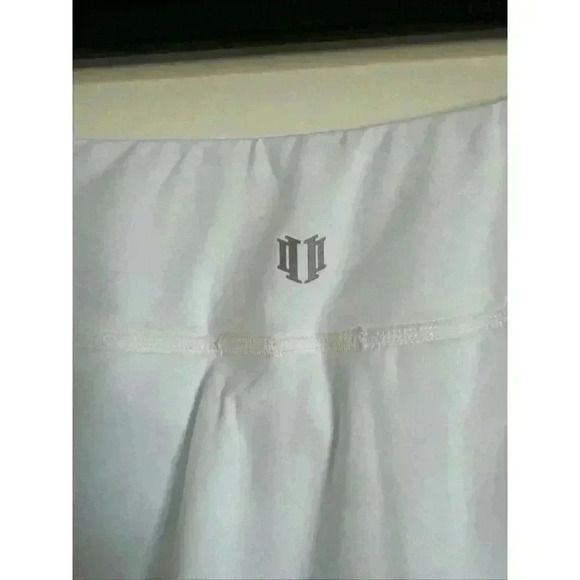Eleven by Venus Williams Power Tennis Skirt Size XSmall White With UnderShorts - Picture 4 of 7